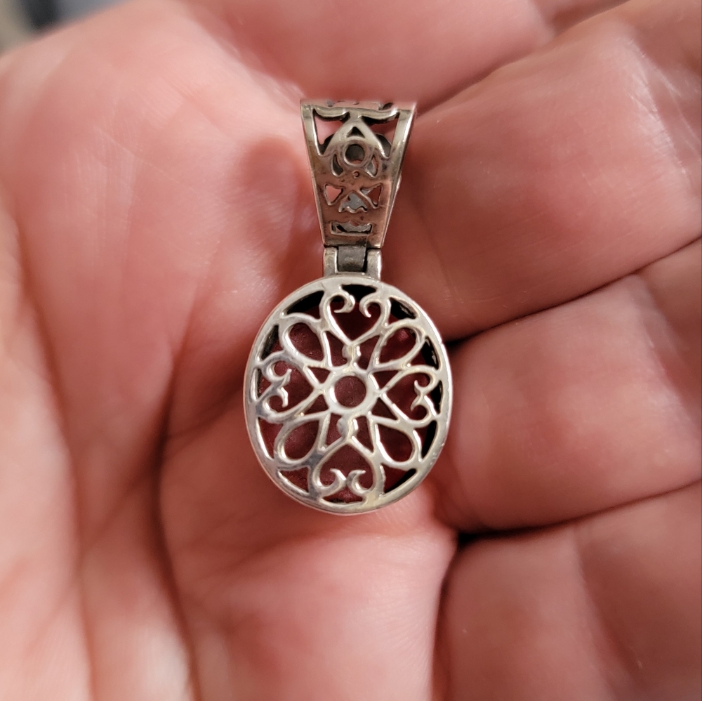 Pendant - Picture 10 of 11